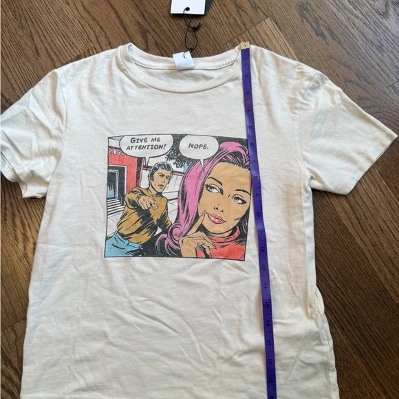 NWT Re/Done Cream Graphic Tee with “give me attention” Comic Print - Size Small - Picture 5 of 6